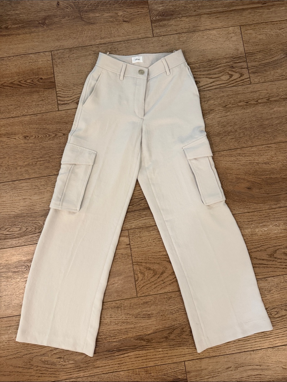 Wilfred Cream Wide-Leg Cargo Pants